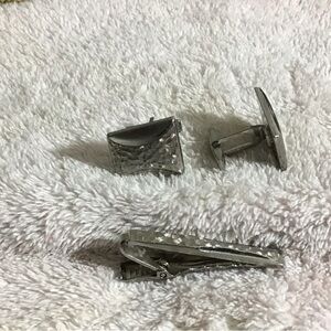 Men’s Silver Textured Cufflinks and Tie Clip Set